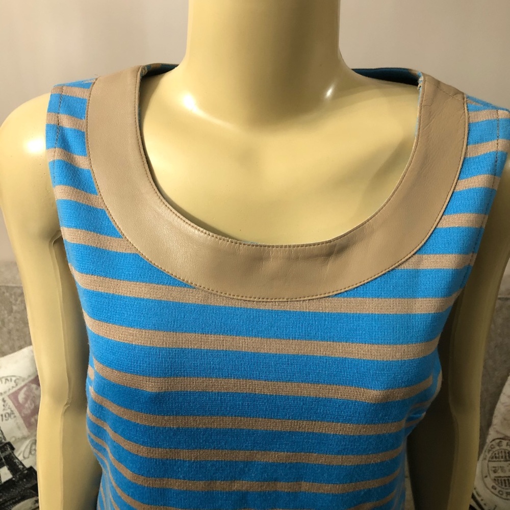 🌺New St. John Collection Turquoise Top size M